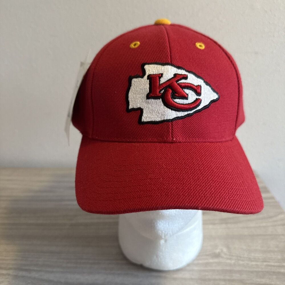 Vintage Logo‎ Athletic Red Kansas City Chiefs SnapBack Hat Cap NFL NWT